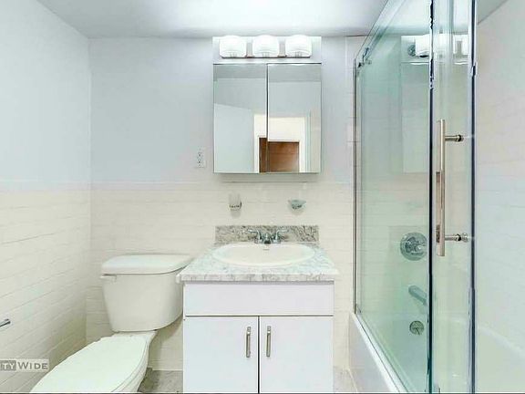 3rd image of 405 E 56th St #11S