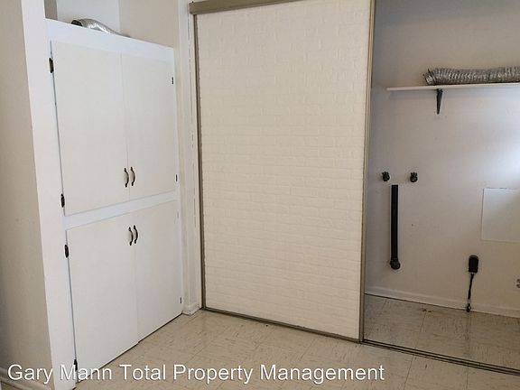 4th image of 1001 W Lakeside Dr