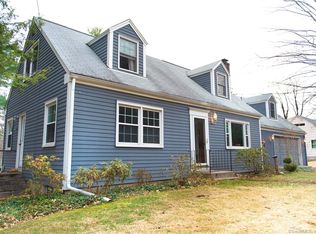 91 E Weatogue St, Simsbury, CT 06070