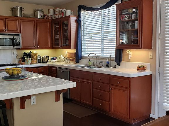 2nd image of 4685 Calle Brisa