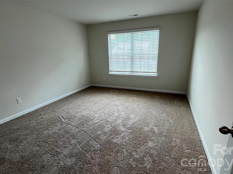 16111 Trenton Green Ln — Photo 12