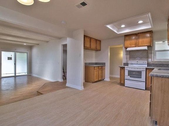 5th image of 1587 Laketree Ct