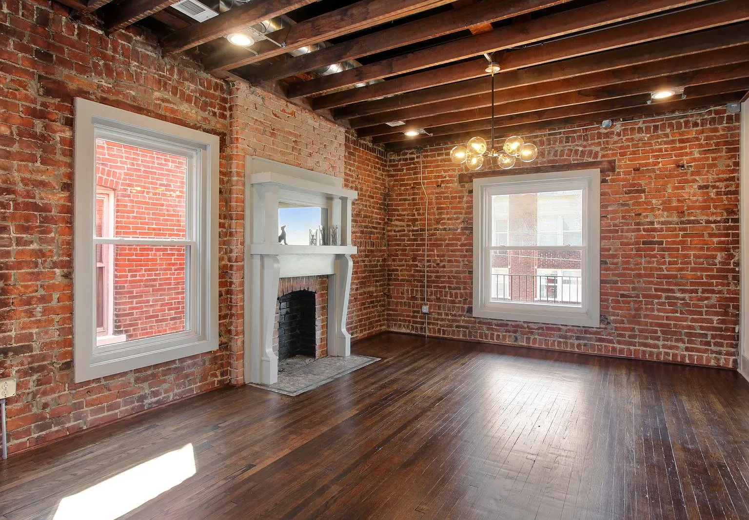 2 bed, 1300 sqft, $1,400 — Photo 2