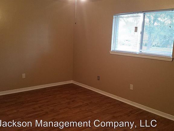 4th image of 500 Willow Dr APT C4