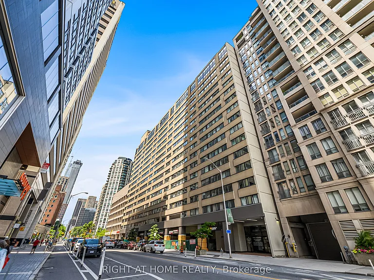 360 Bloor St E #411 — Photo 2