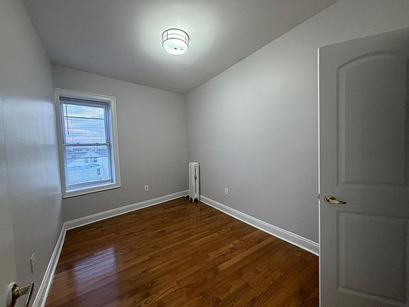 3rd image of 863 Pavonia Ave #11E