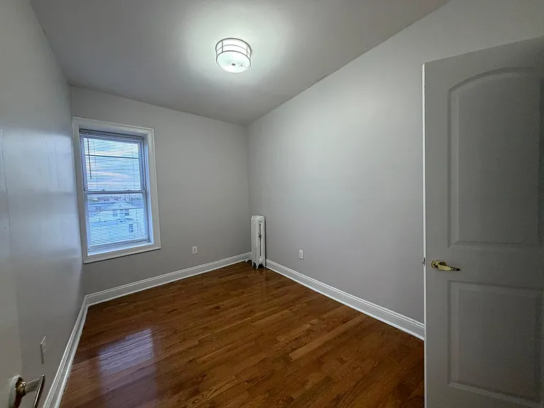 863 Pavonia Ave #11E — Photo 3