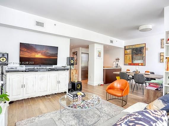 1st image of 720 NE 62nd St APT 310