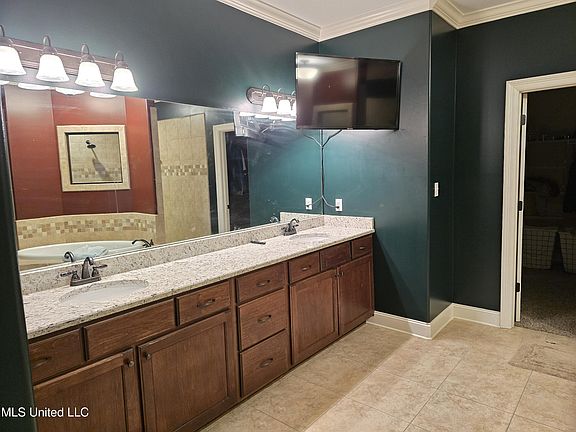 5th image of 3327 Chateau Pointe Blvd