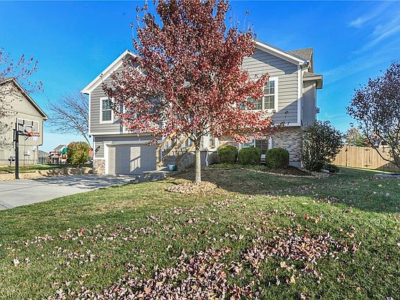 2nd image of 9004 SW 9th Terrace Ct