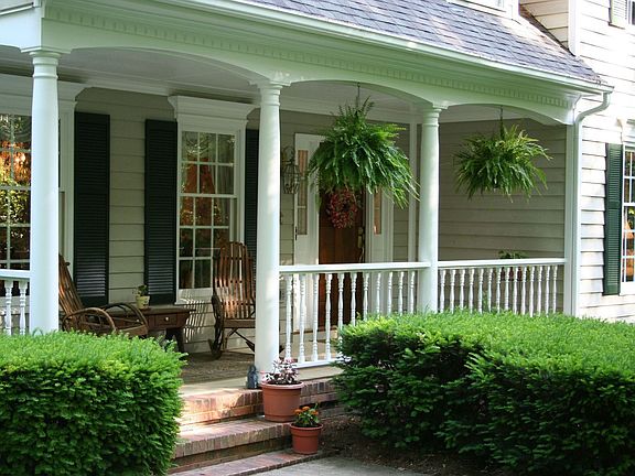 2nd image of 7113 Bloomsbury Ln