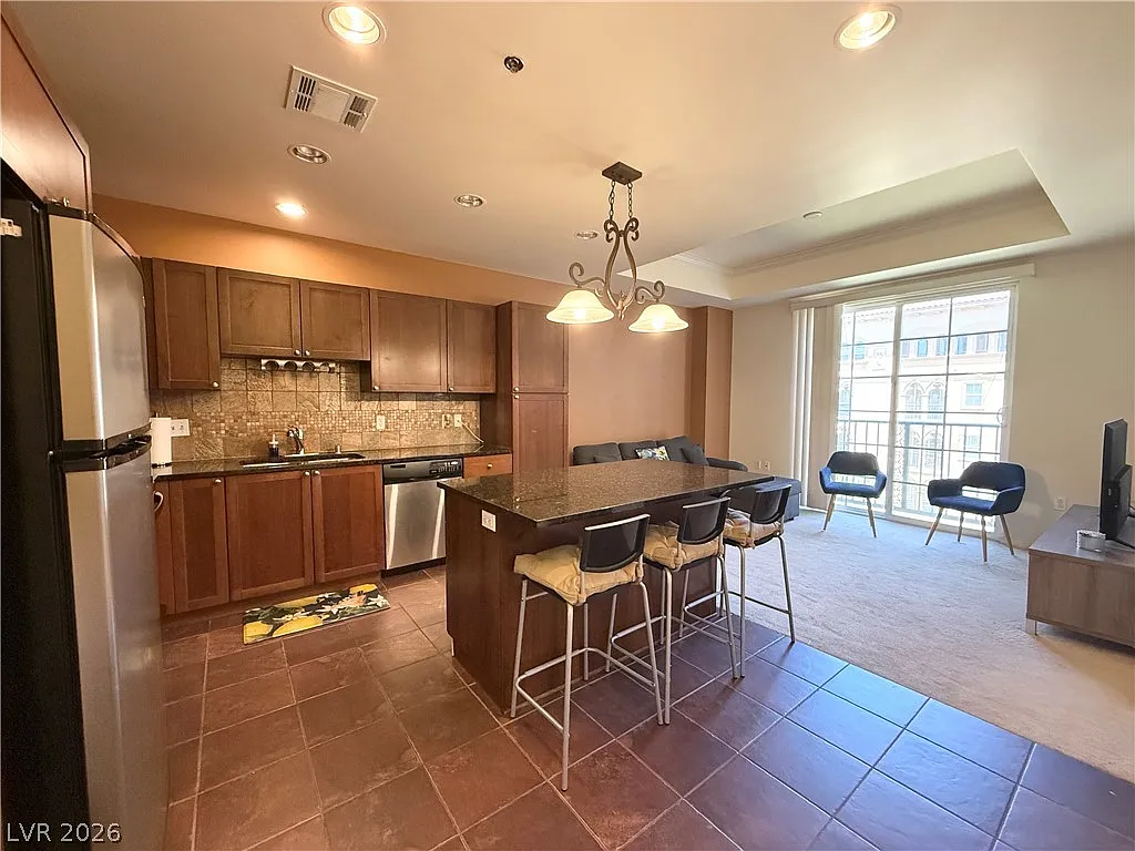 1 bed, 1.0 bath, 586 sqft, $1,340 — Photo 4