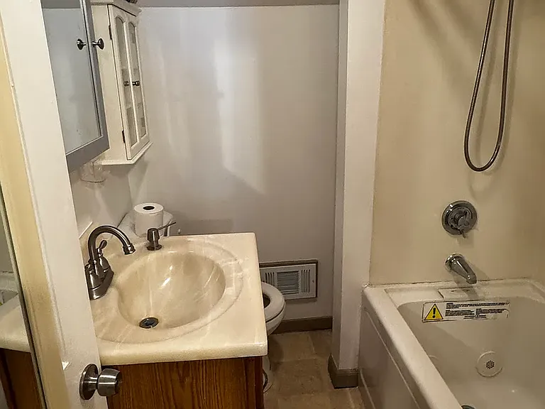 83 Bissell St #83 — Photo 14