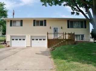 1 Huron Ct, Hiawatha, KS 66434