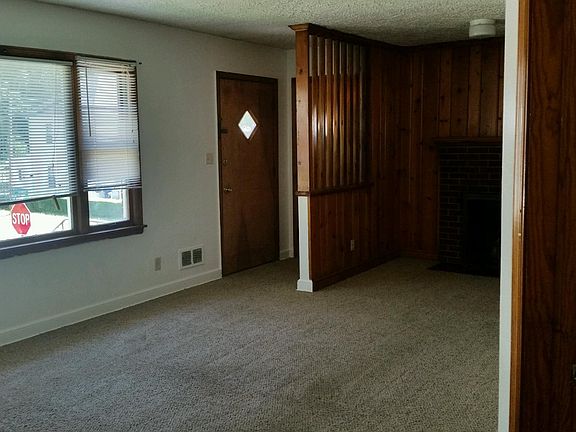 2nd image of 902 Gilmer Ave NW