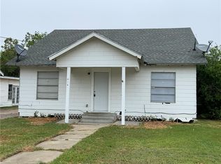 414 Mathis St, Taft, TX 78390