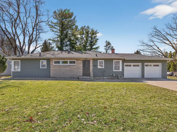 210 Ivanhoe Rd, Waterloo, IA 50701