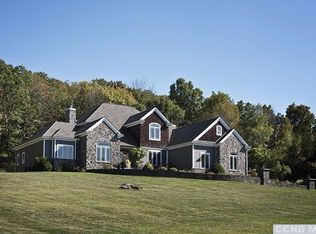 14 Maple Ln, Clinton Corners, NY 12572