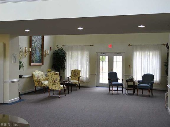 4th image of 985 Fleet Dr APT 557