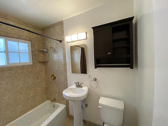 5th image of 1330 S Barrington Ave APT 9