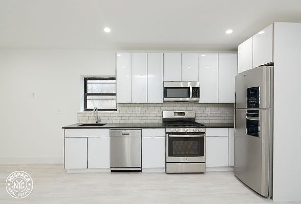 1st image of 220 Kosciusko St #2E