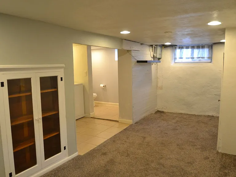 821 N Walnut St — Photo 19