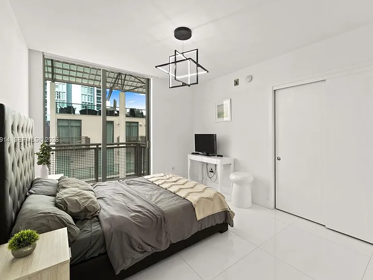 6000 Collins Ave #517 — Photo 16