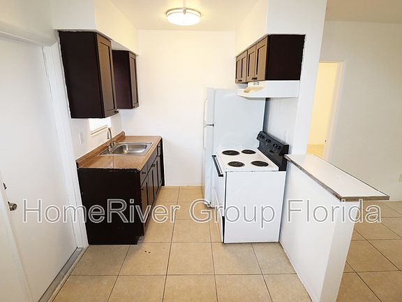 5th image of 1280 NE 139th St APT 3