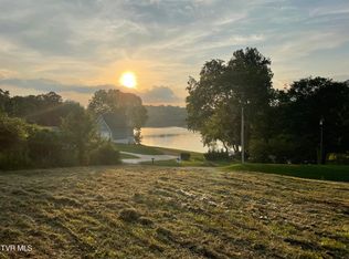 1095 Reynolds Rd, Piney Flats, TN 37686