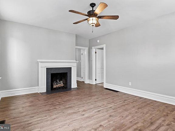 2nd image of 222 W Pomfret St