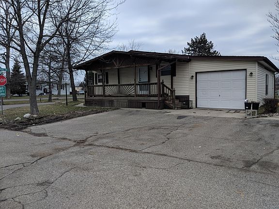2nd image of 20 Bayberry St