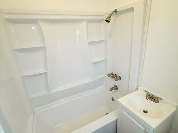 4th image of 727 W 74th St Unit 1/2