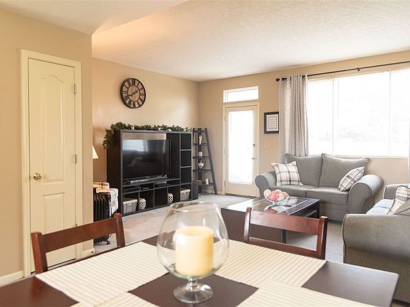4th image of 934 Oakmont Ct