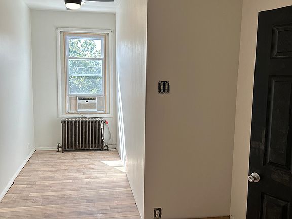 2nd image of 1657 Margaret St Floor 2