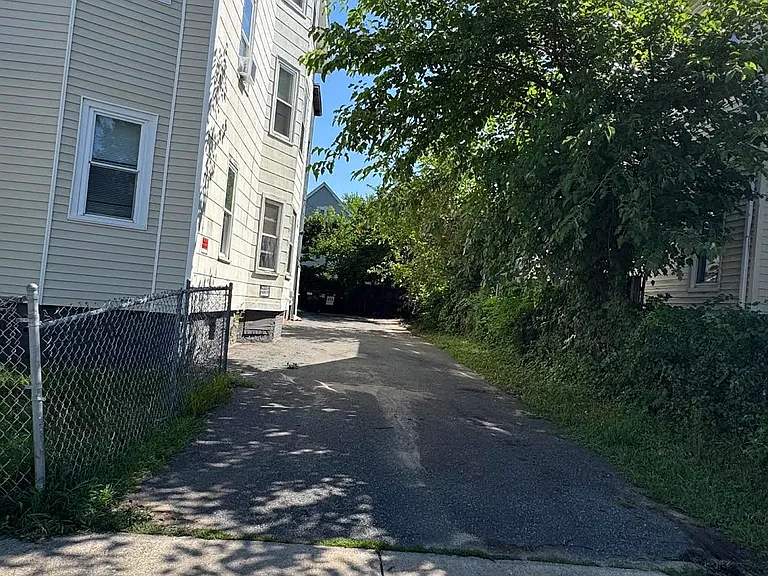107 College St #1R — Photo 5