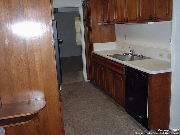 4th image of 3242 Nantucket Dr