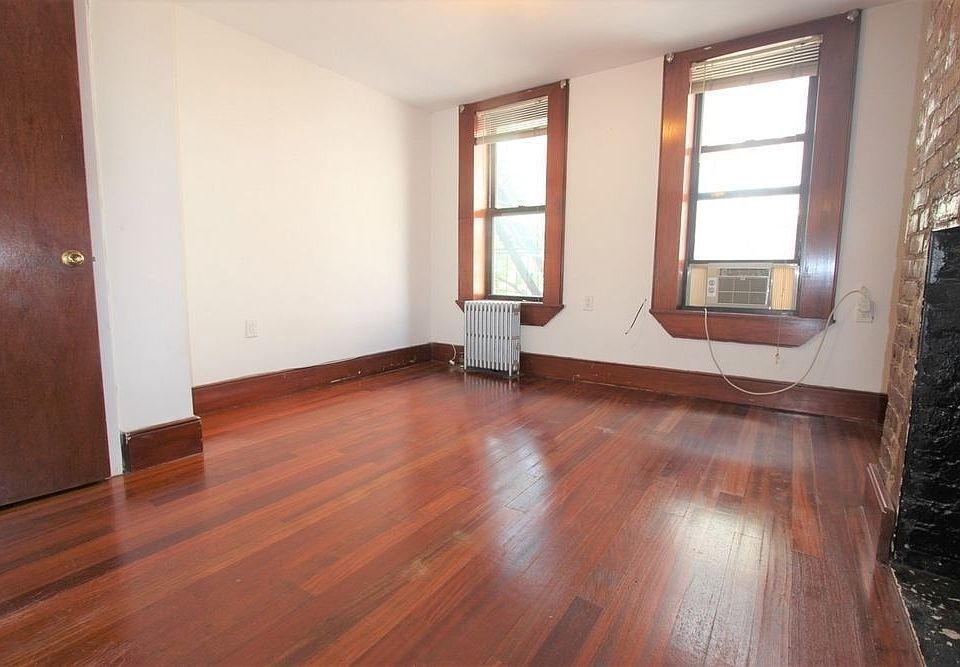 2nd image of 112 E 4th St APT 1A