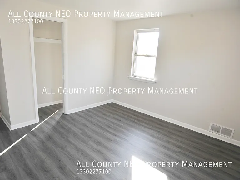 2114 Market Ave N #1 — Photo 7