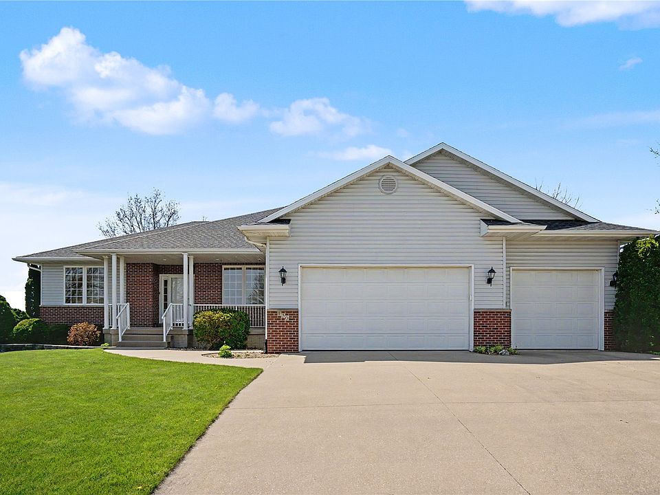 1st image of 130 Bluff Dr