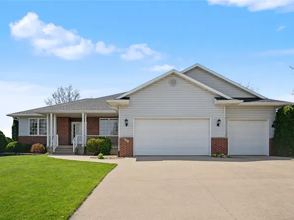 130 Bluff Dr, Fairfax, IA 52228
