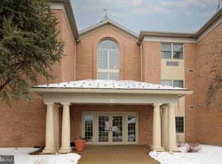 305 Village Heights Dr APT 128, State College, PA 16801