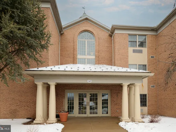 305 Village Heights Dr APT 128, State College, PA 16801