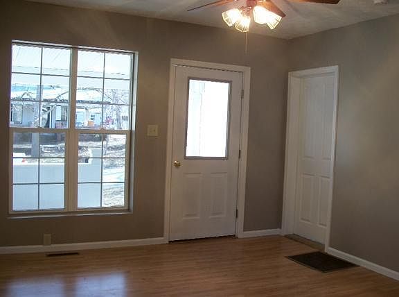 2nd image of 1614 3rd Ave