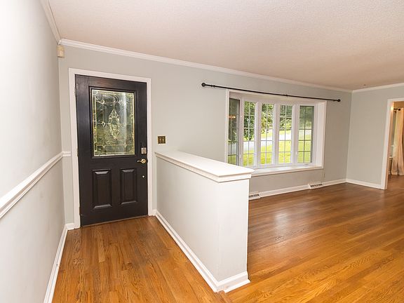 5th image of 917 Brynwood Dr
