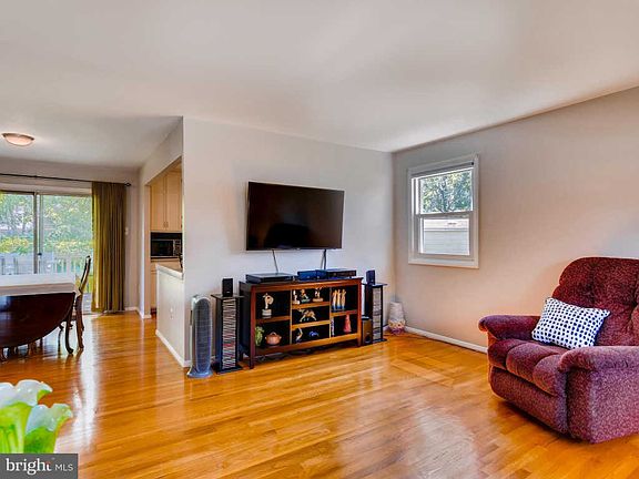 5th image of 1913 Norhurst Way N