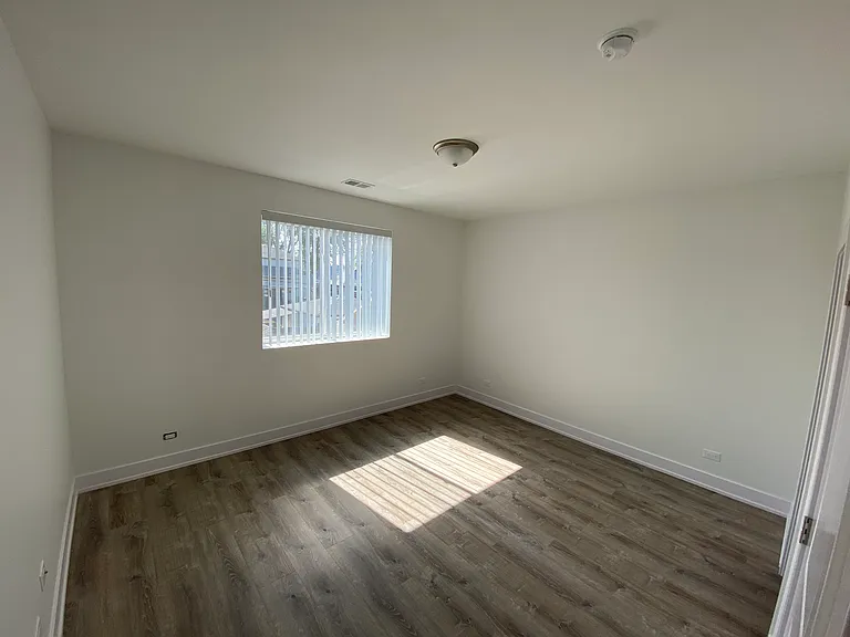 4418 N Austin Ave #102 — Photo 18