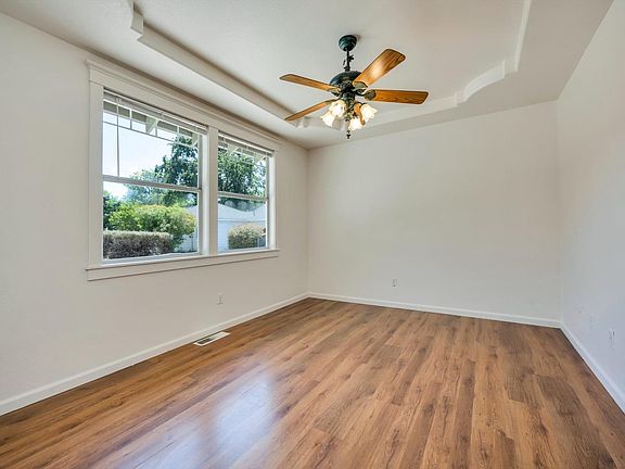 3rd image of 229 Craftman Court