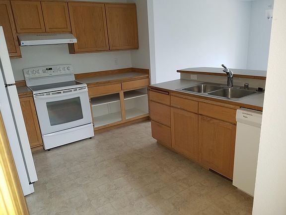 Kitchen stove and refrigerator