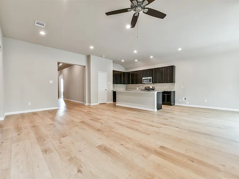 3915 Sugardale St — Photo 7