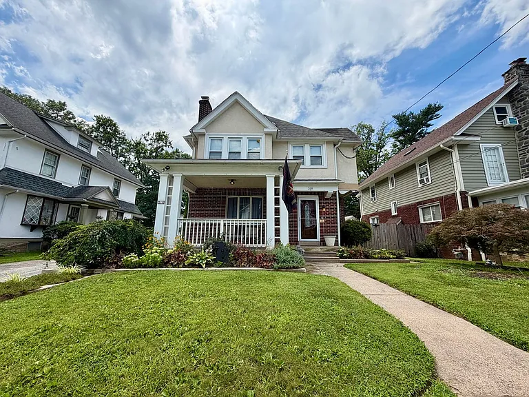 318 Lincoln Ave — Photo 1